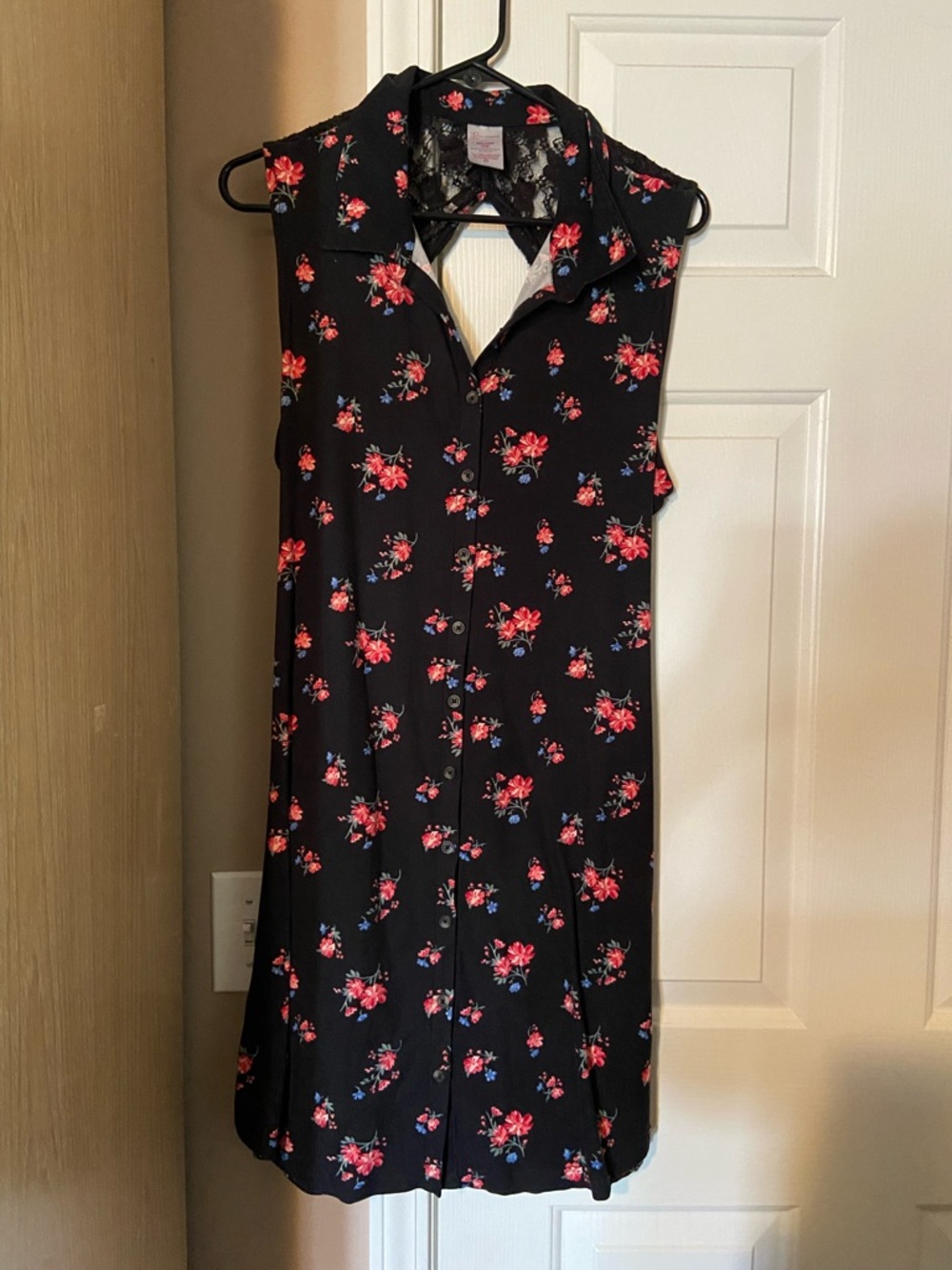 No Boundaries Black Sleeveless Button-Front Mini Dress with Red Floral Print